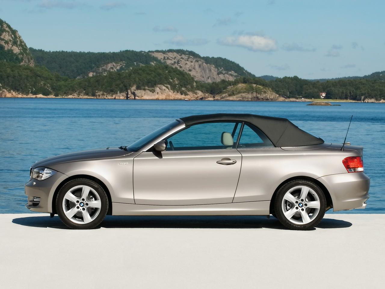 08-BMW-1-Series-Convertible-Folding-Top-5-1280x960.jpg