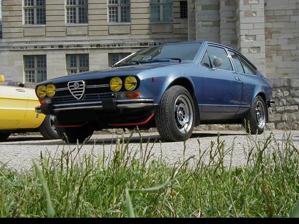 1976_alfaromeo_alfetta_gtv_09_sb.jpg