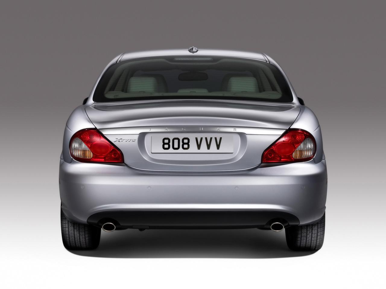 2008-Jaguar-X-Type-Studio-Rear-1280x960.jpg