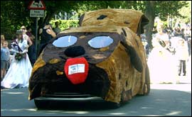 270_dog_car.jpg