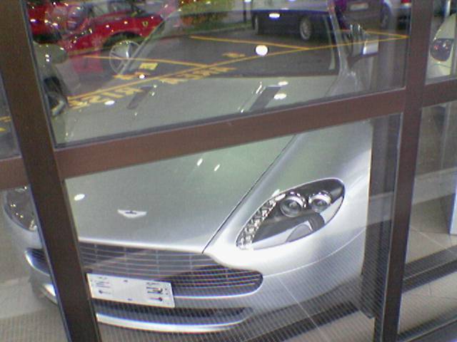 autoluceastonmartin.jpg