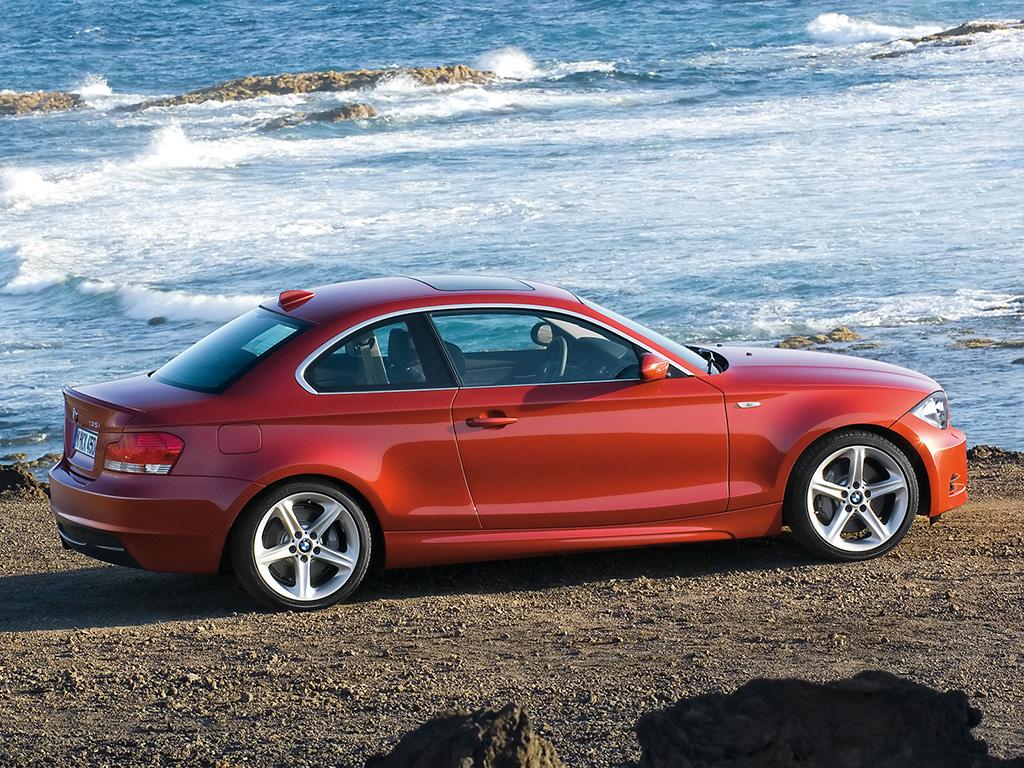 BMW-1-Series-Coupe-Rear-And-Side-Seashore-1024x768.jpg