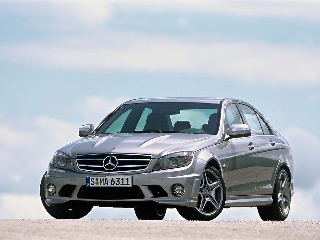 des-Benz-C-63-AMG-Front-And-Side-Low-View-1024x768.jpg