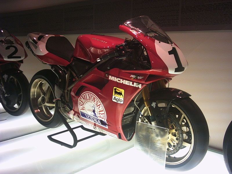 ducati800x600(12).jpg