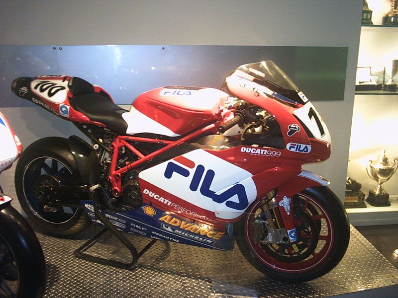 ducati800x600(14).jpg