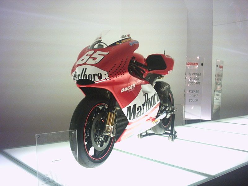 ducati800x600(2).jpg