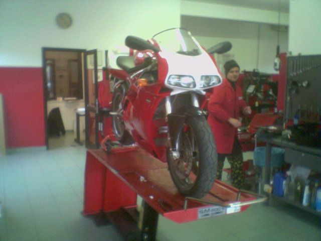 ducatira.jpg