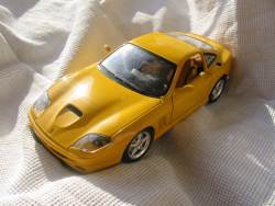 ferrari_550_maranello_jaune_burago_4.jpg
