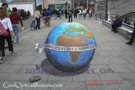 julian-beever-globe-chalk.jpg