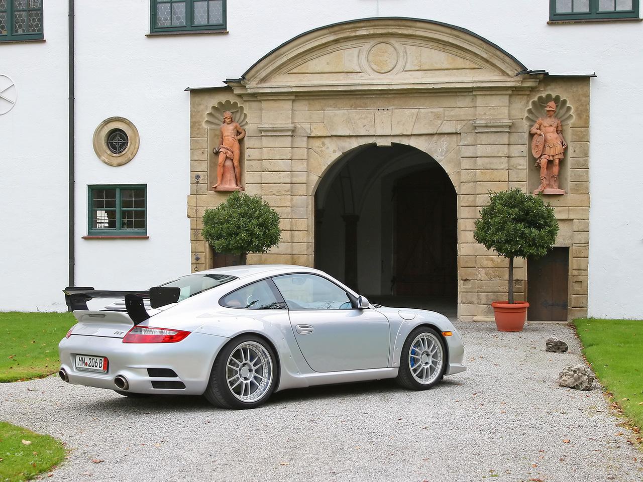 UF-RGT-based-on-Porsche-997-Rear-And-Side-1280x960.jpg