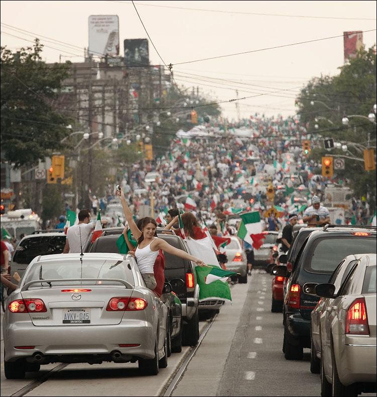 worldcup06_final_stclair_crowd_tele_02.jpg